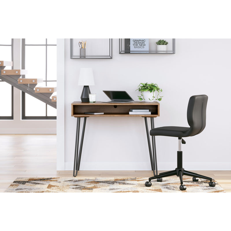 Signature Design by Ashley Strumford H449-10 Home Office Desk IMAGE 4