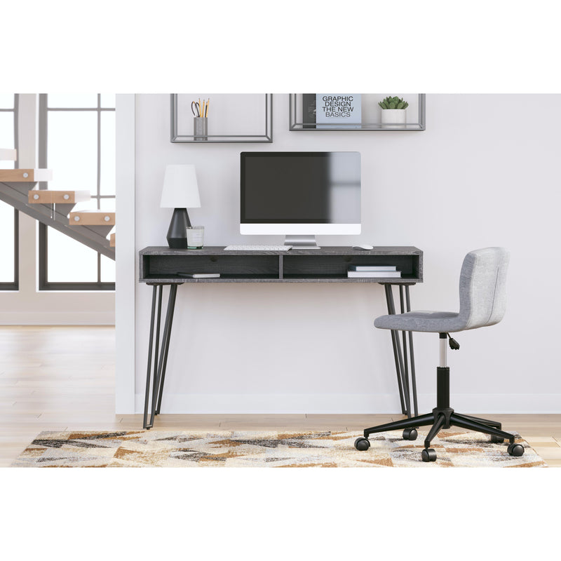 Signature Design by Ashley Strumford H449-114 Home Office Desk IMAGE 5